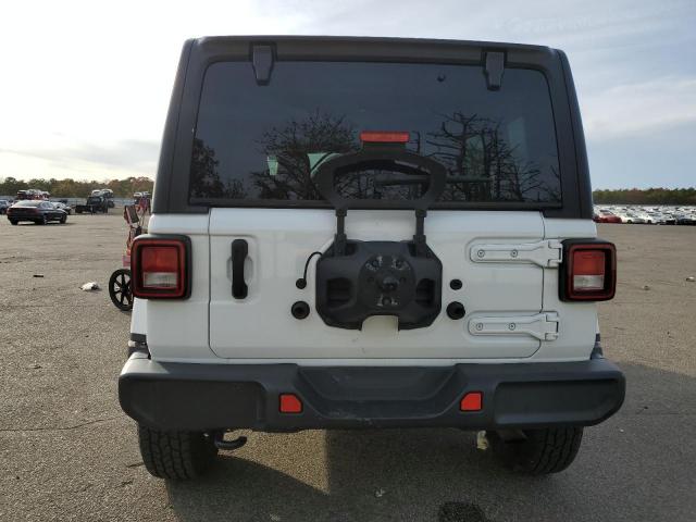 Jeep Wrangler Sahara Image 7