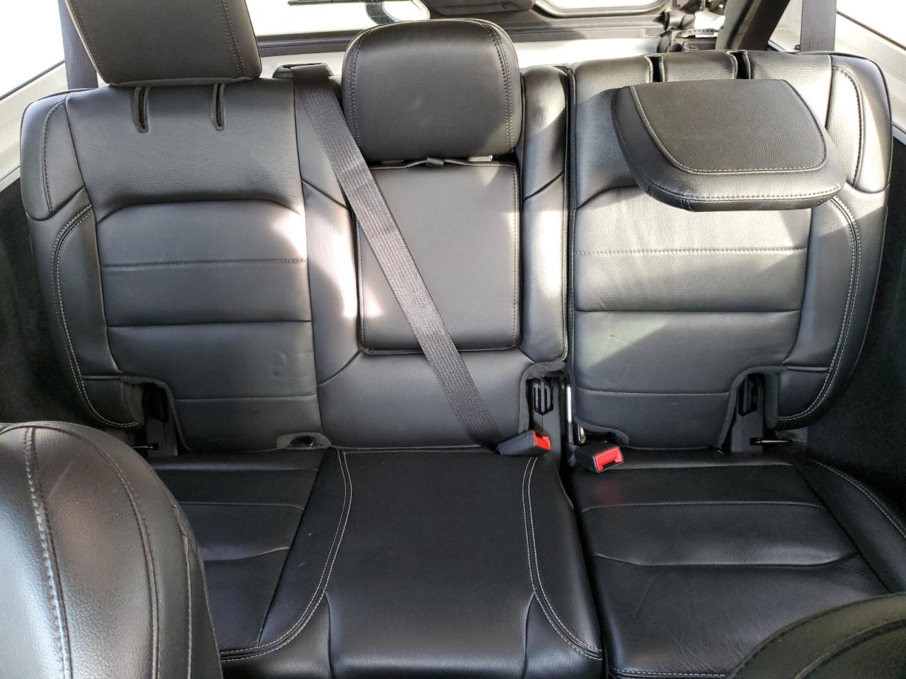 Jeep Wrangler Sahara Image 4