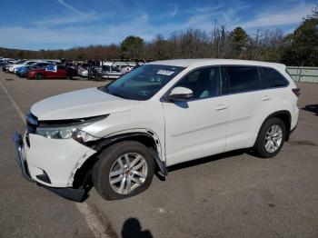  Salvage Toyota Highlander