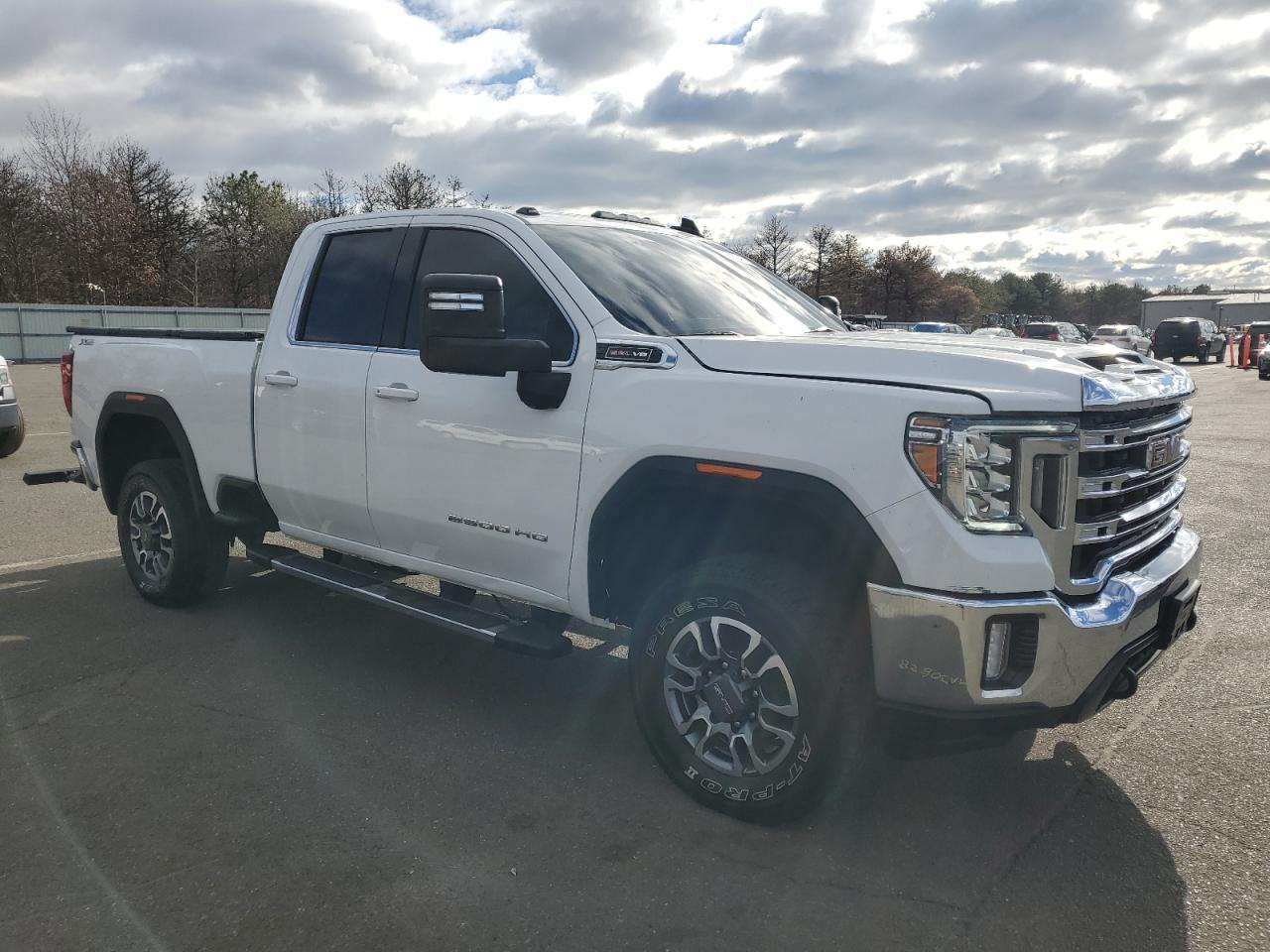 GMC Sierra K2500 Sle Image 2