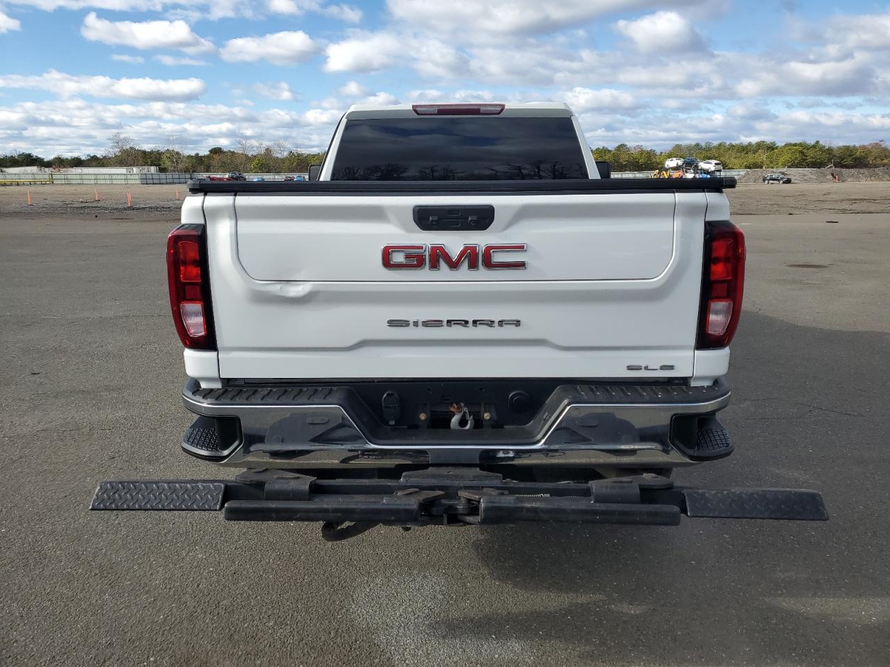 GMC Sierra K2500 Sle Image 9