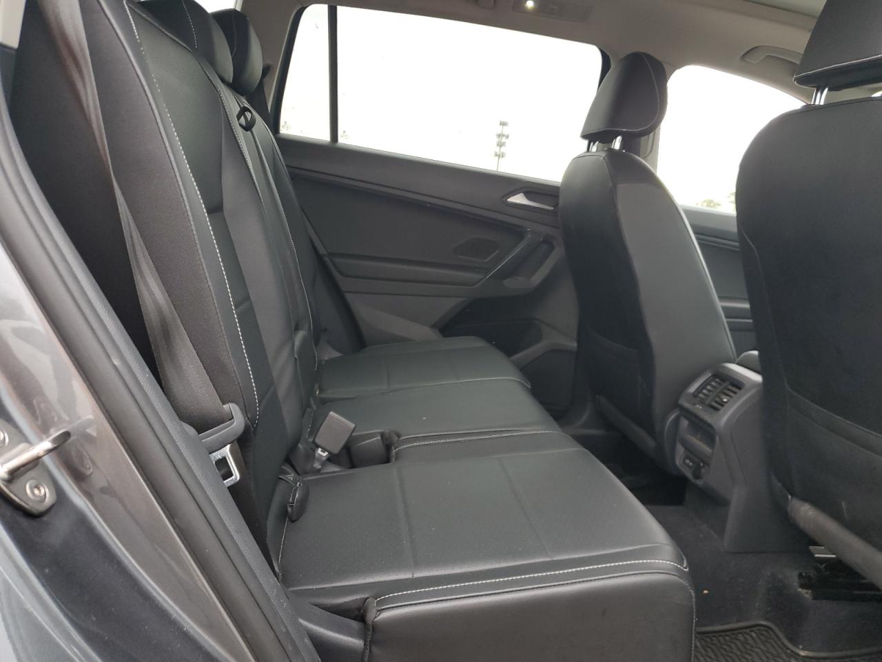 Volkswagen Tiguan Se Image 11