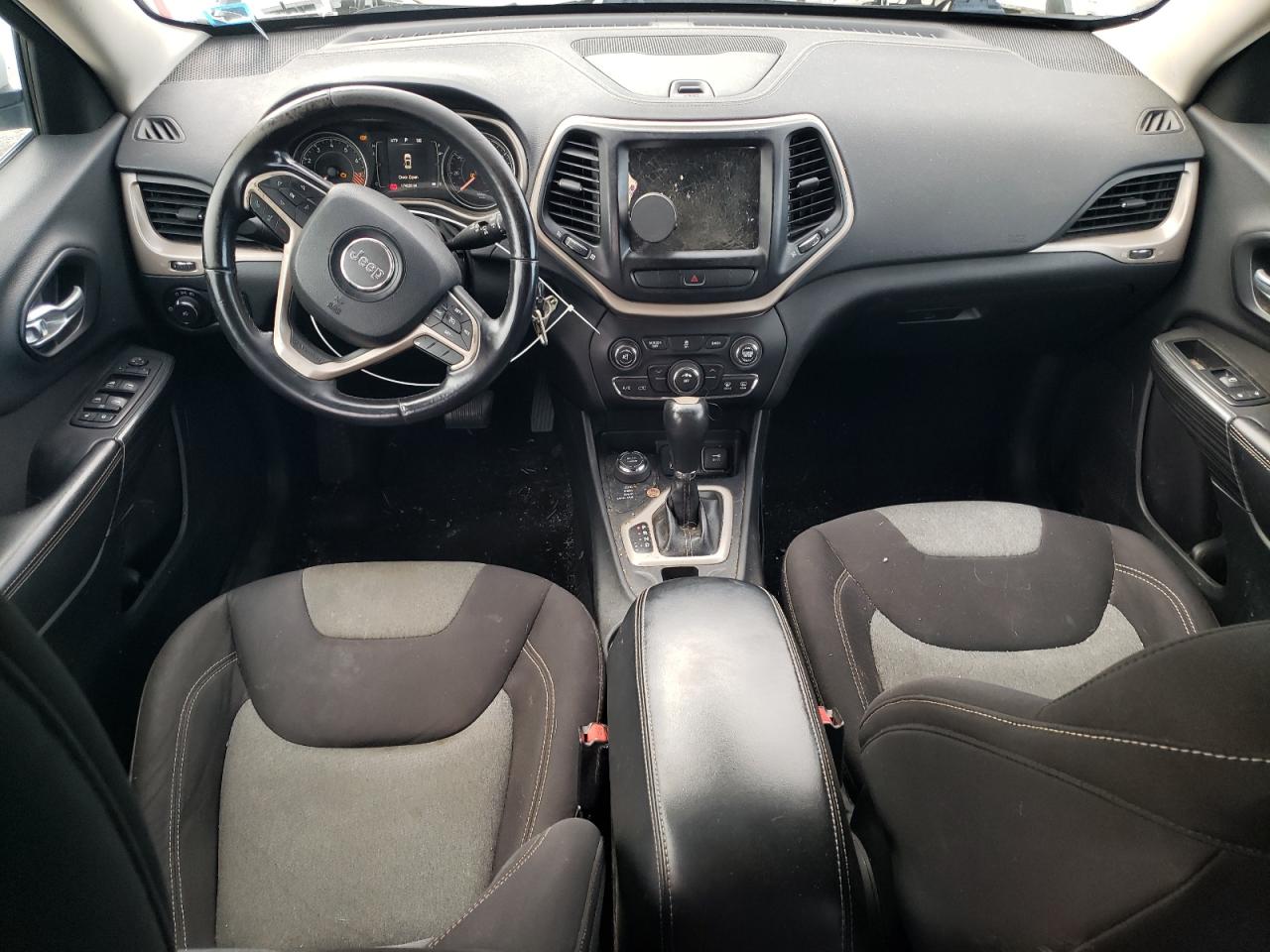 Jeep Grand Cherokee Latitude Image 12