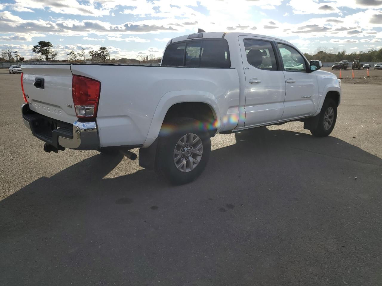 Toyota Tacoma Double Cab Image 2