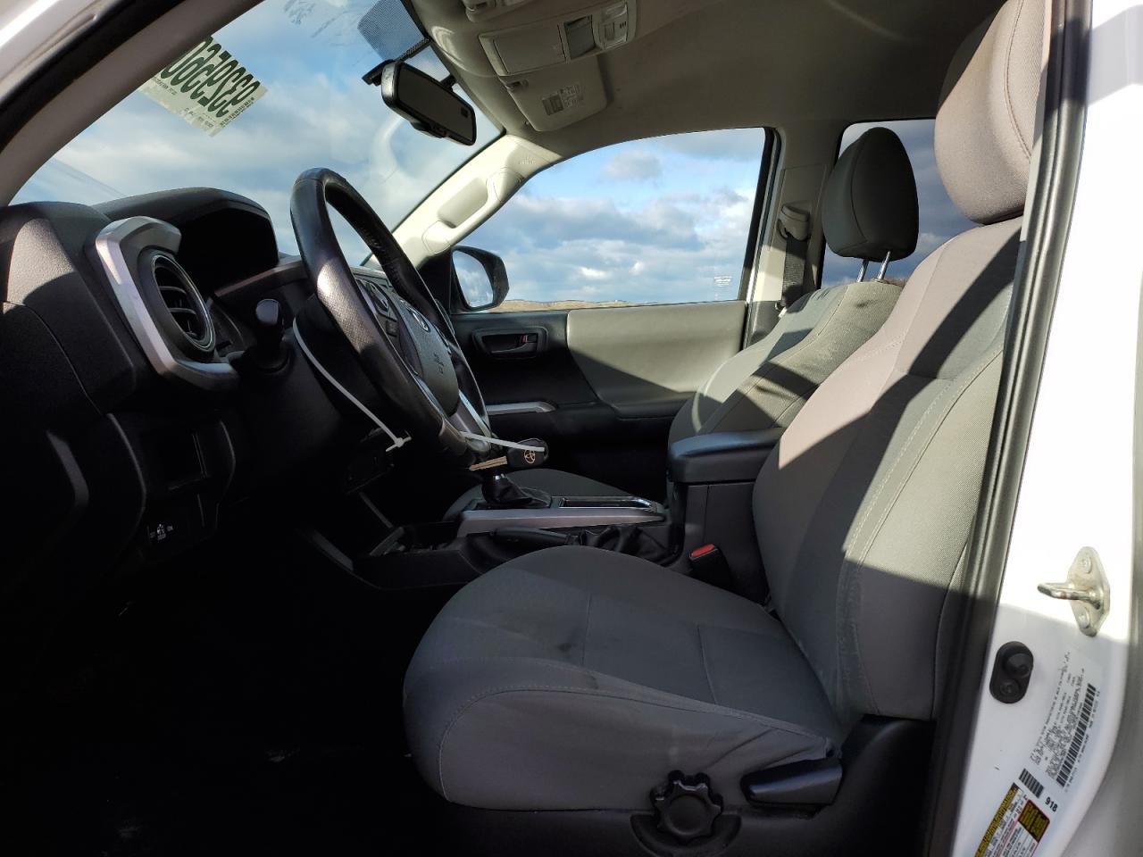 Toyota Tacoma Double Cab Image 4