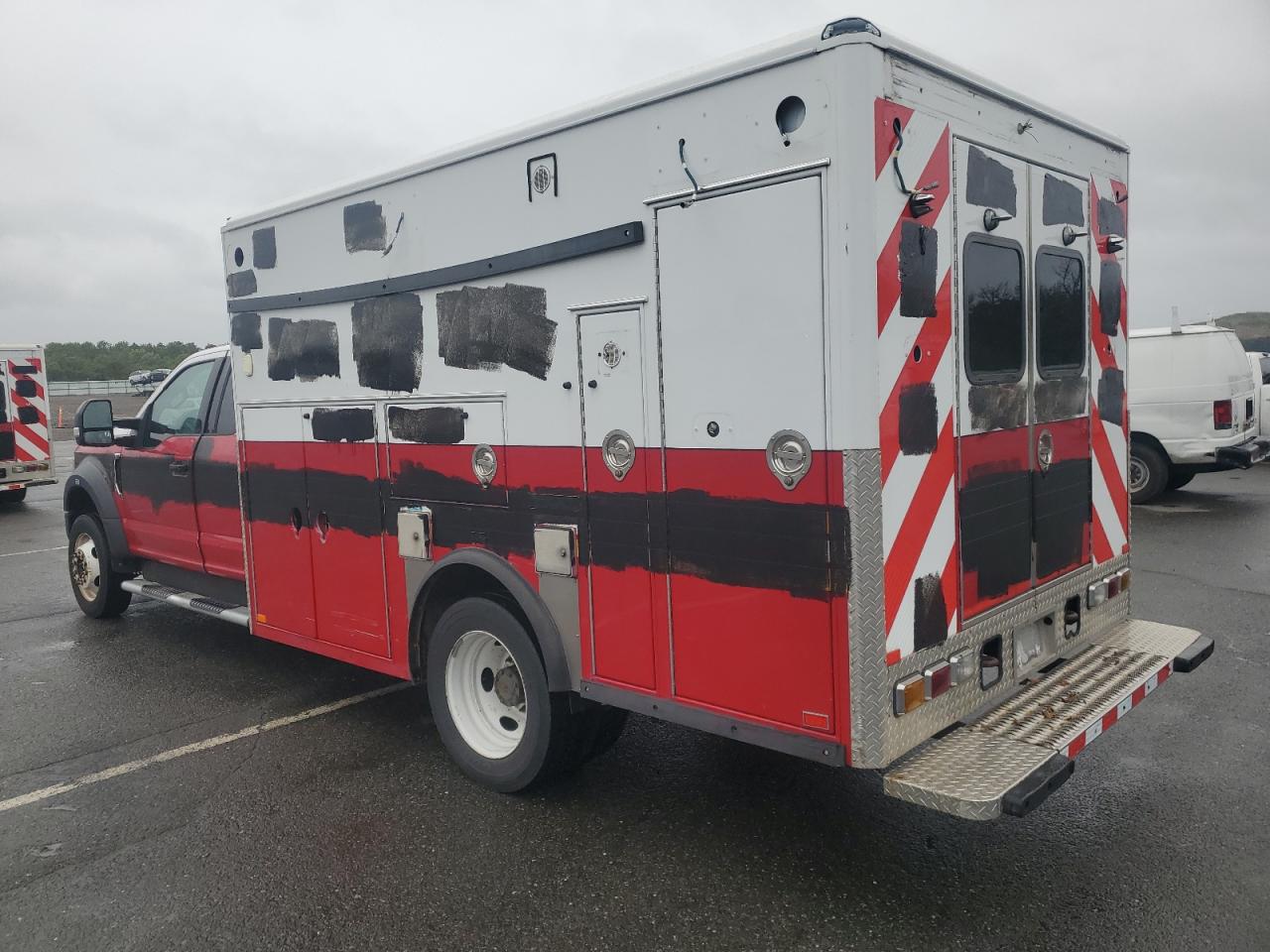 Ford F-550 Super Duty Image 8