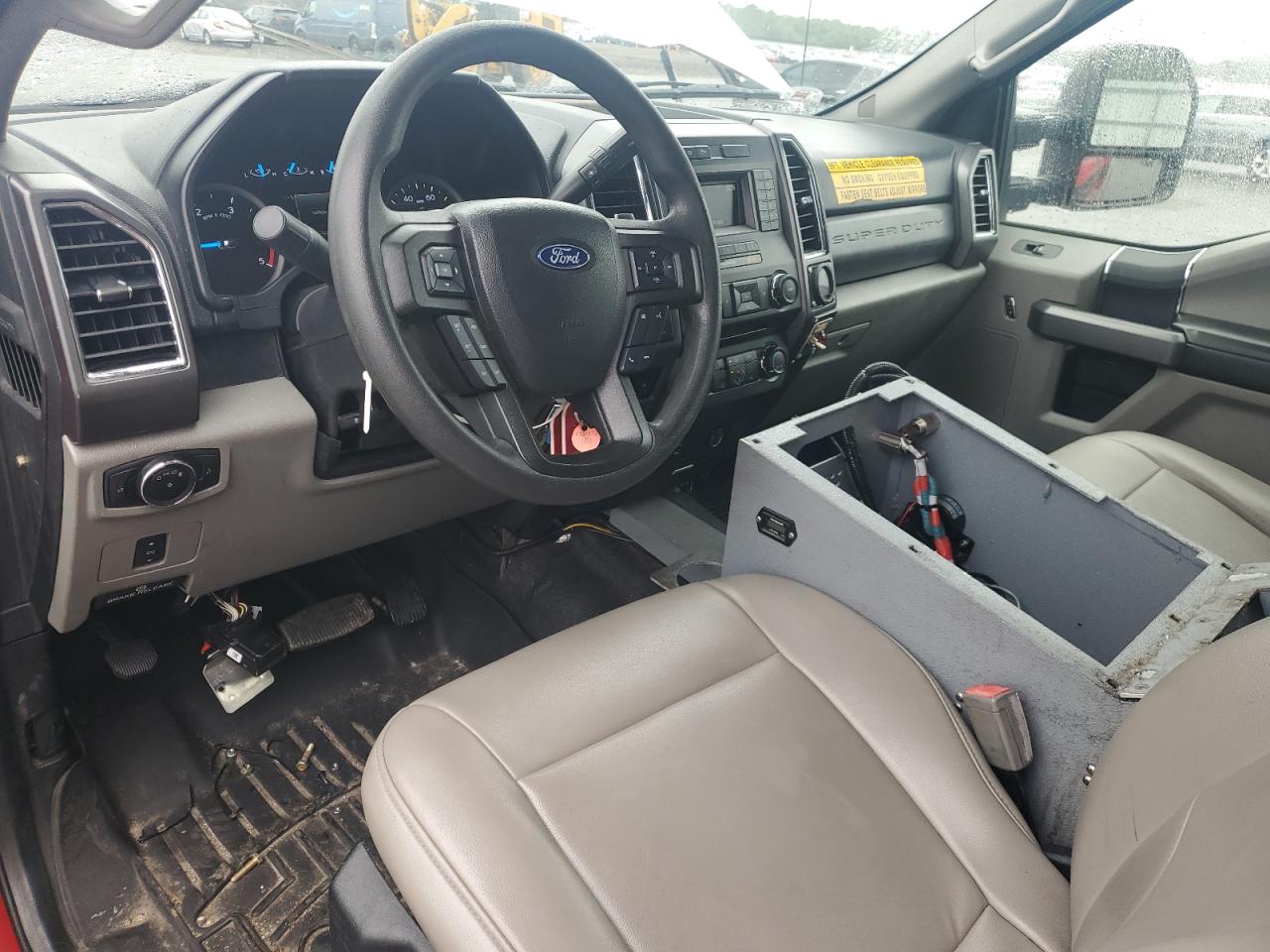 Ford F-550 Super Duty Image 10