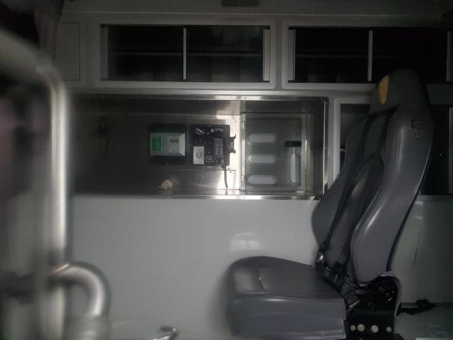 Ford F-550 Super Duty Image 7