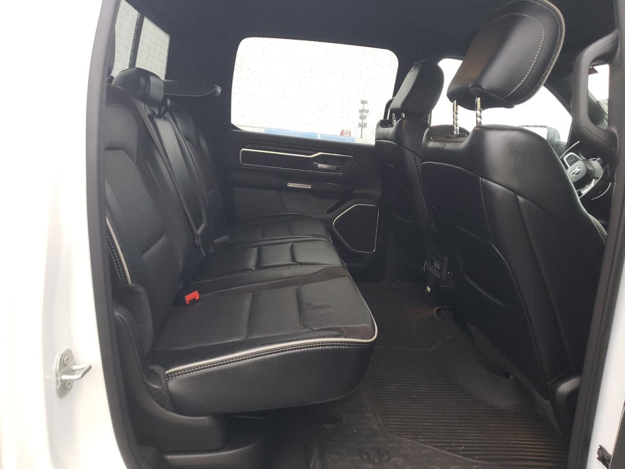 Ram 1500 Laramie Image 11