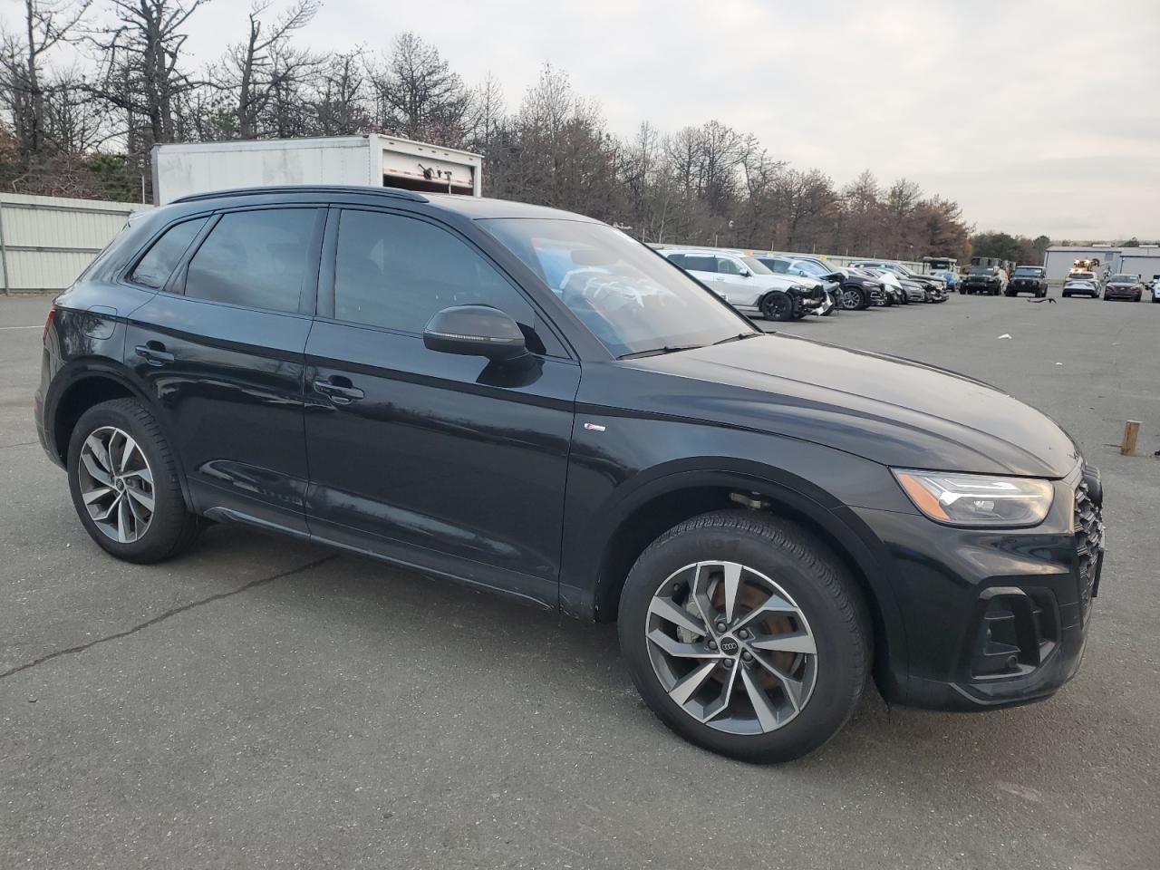 Audi Q5 Premium 45 Image 5