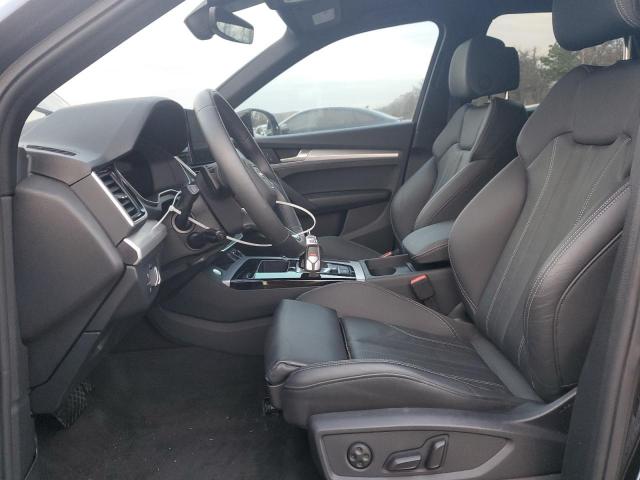Audi Q5 Premium 45 Image 2