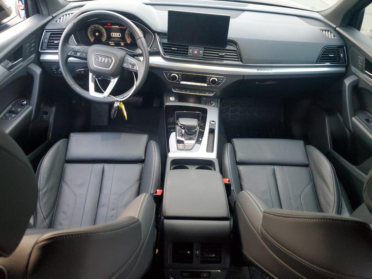 Audi Q5 Premium 45 Image 11