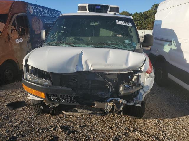 Chevrolet Express Image 8