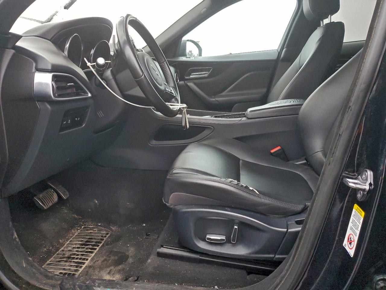 Jaguar F-PACE Premium Image 5