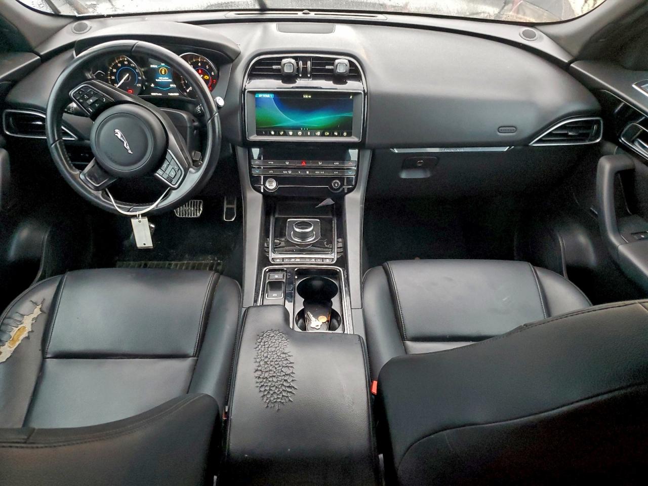 Jaguar F-PACE Premium Image 9