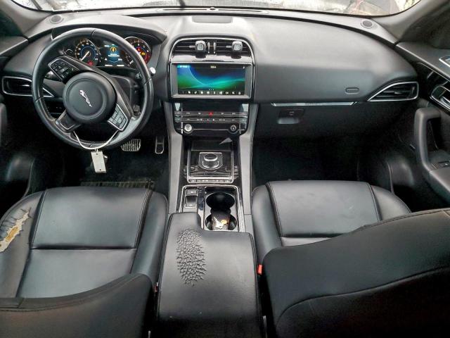 Jaguar F-PACE Premium Image 9