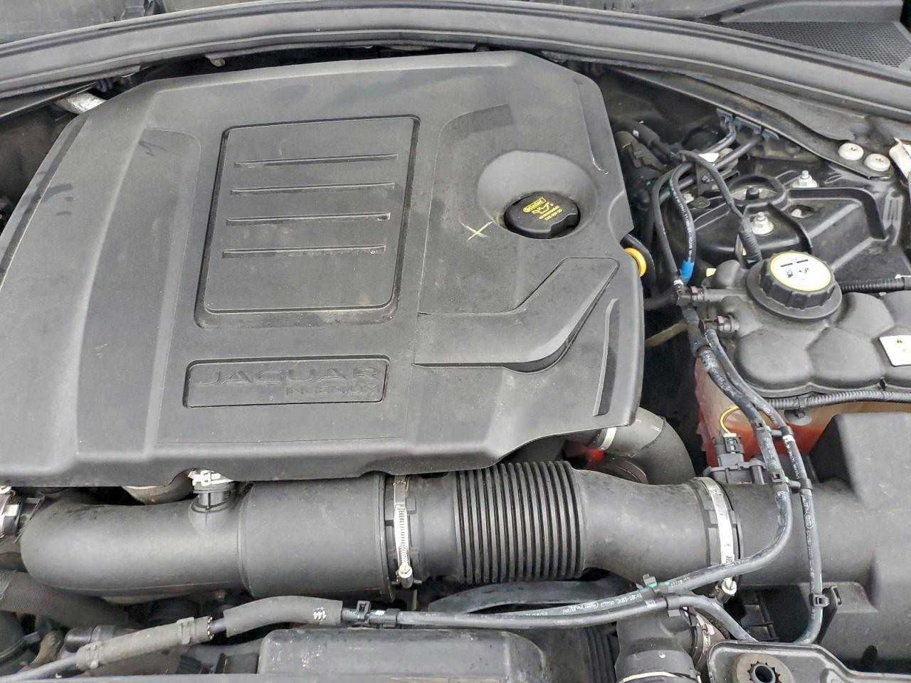 Jaguar F-PACE Premium Image 12