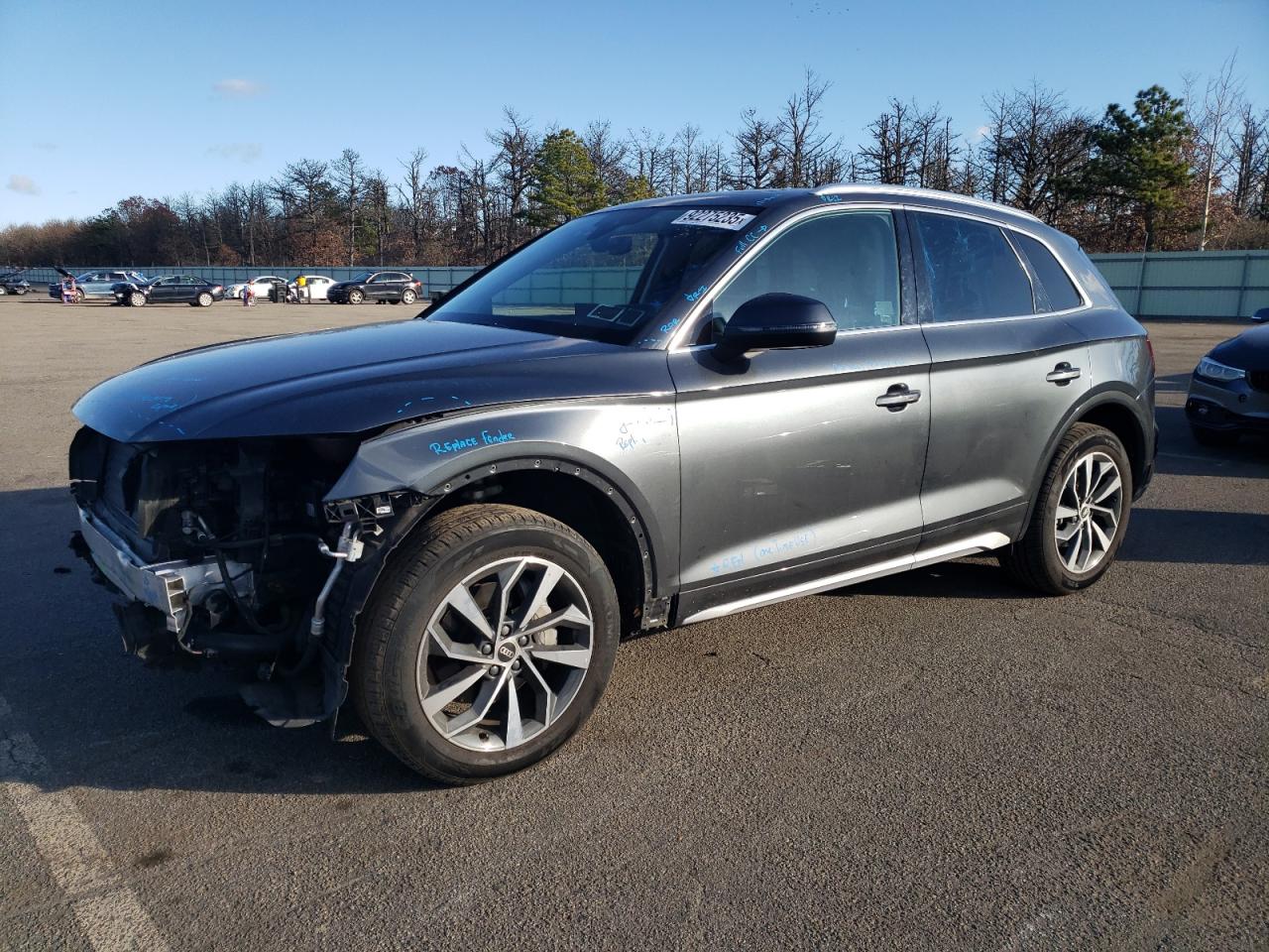 Audi Q5 Premium 45 Image 1