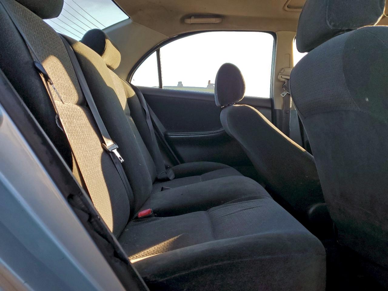 Toyota Corolla Ce Image 4