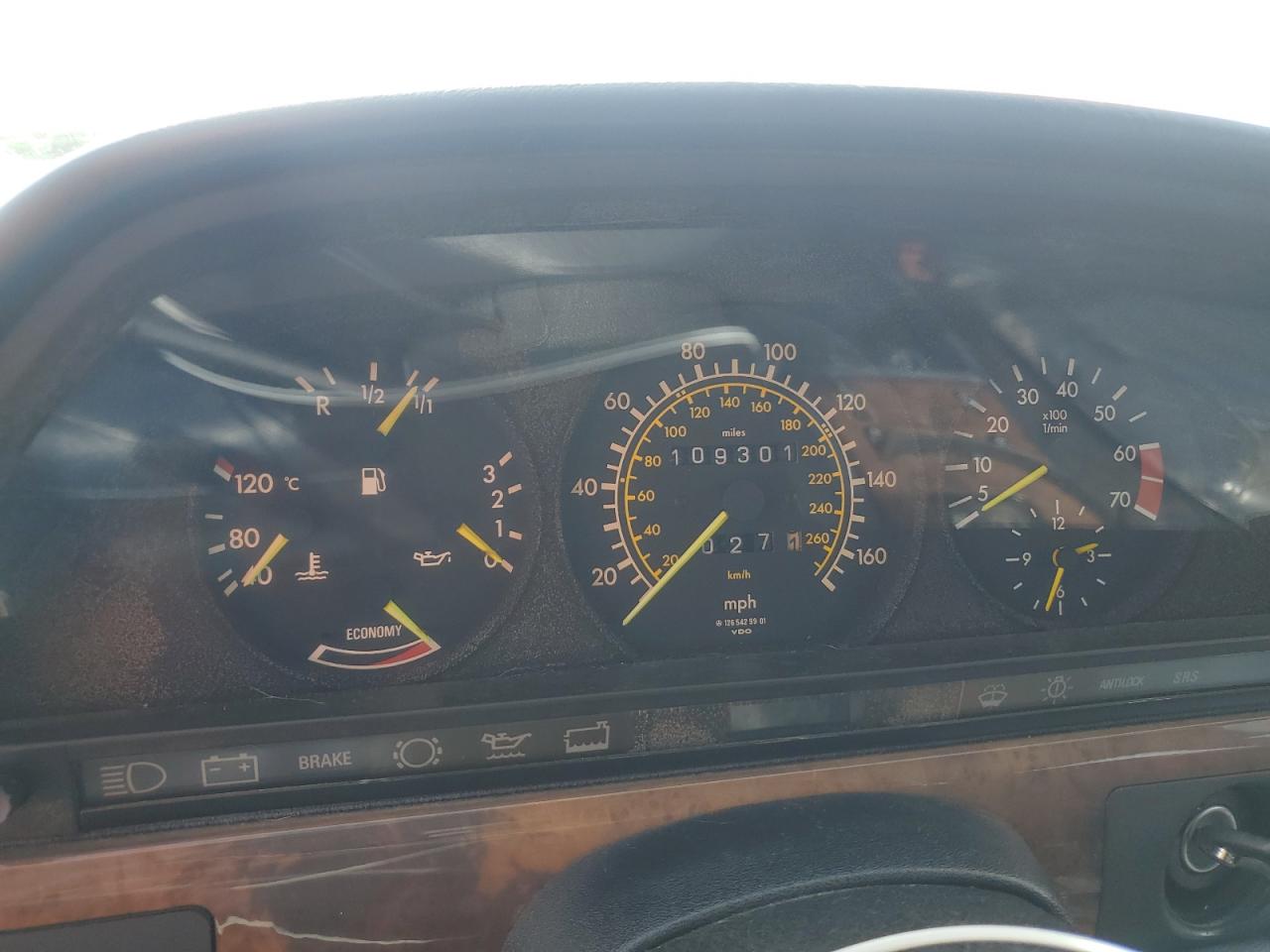 Mercedes-Benz 560-Class Sel Image 9