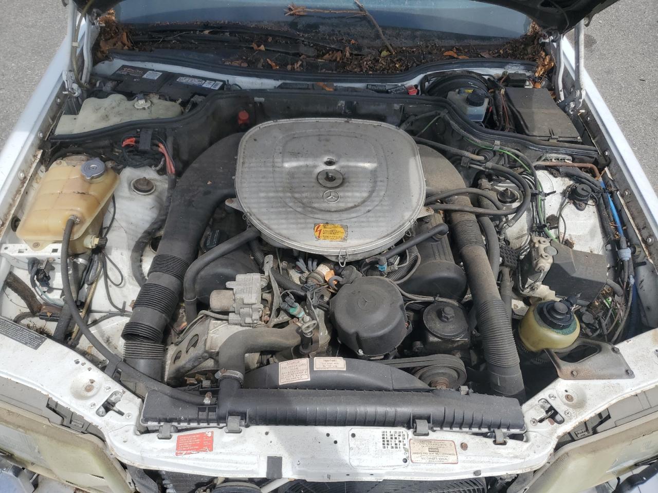 Mercedes-Benz 560-Class Sel Image 5