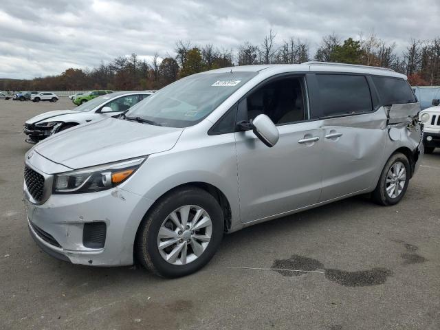  Salvage Kia Sedona