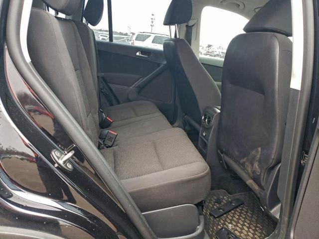 Volkswagen Tiguan S Image 5