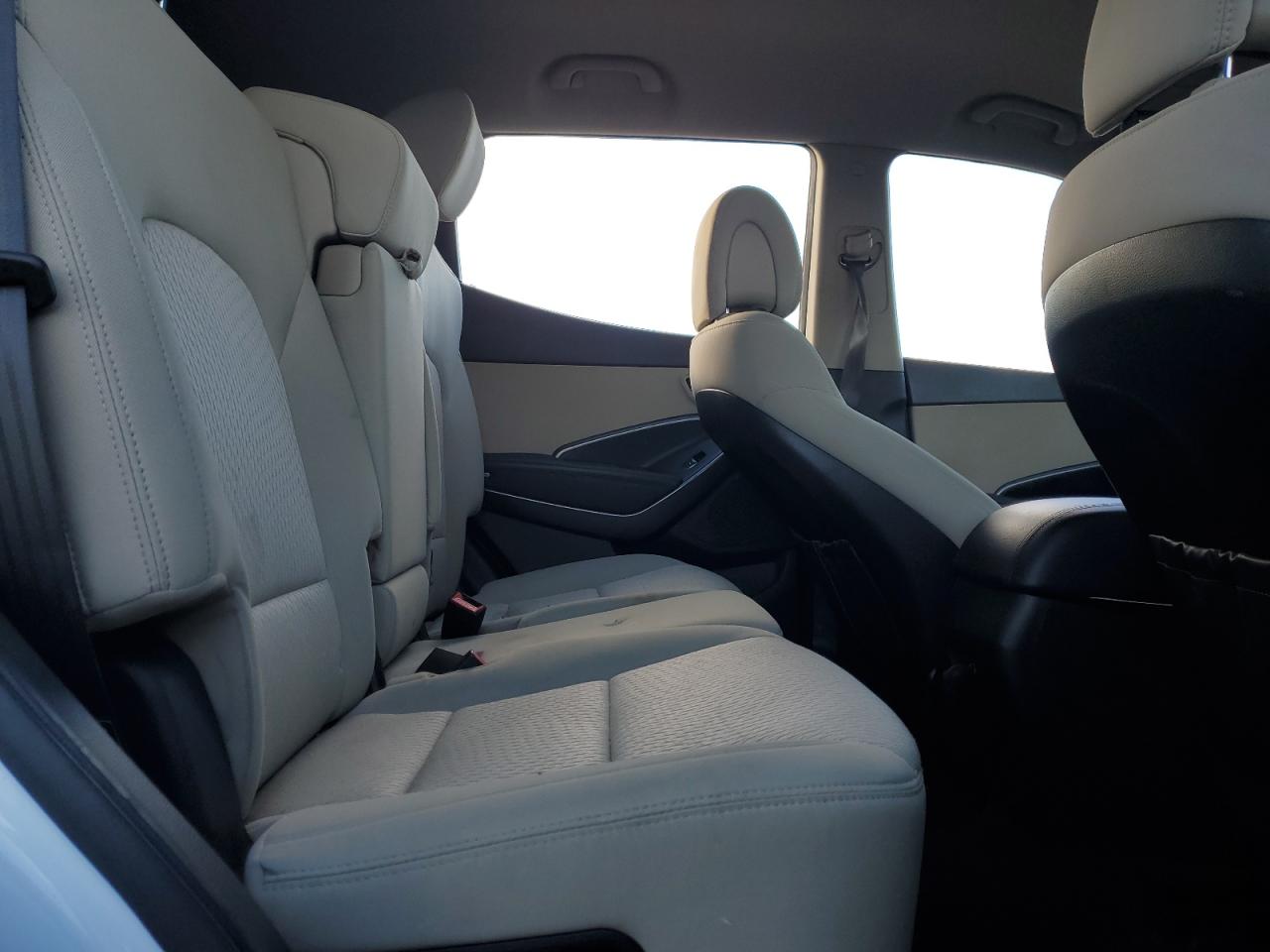 Hyundai SANTA FE Image 5