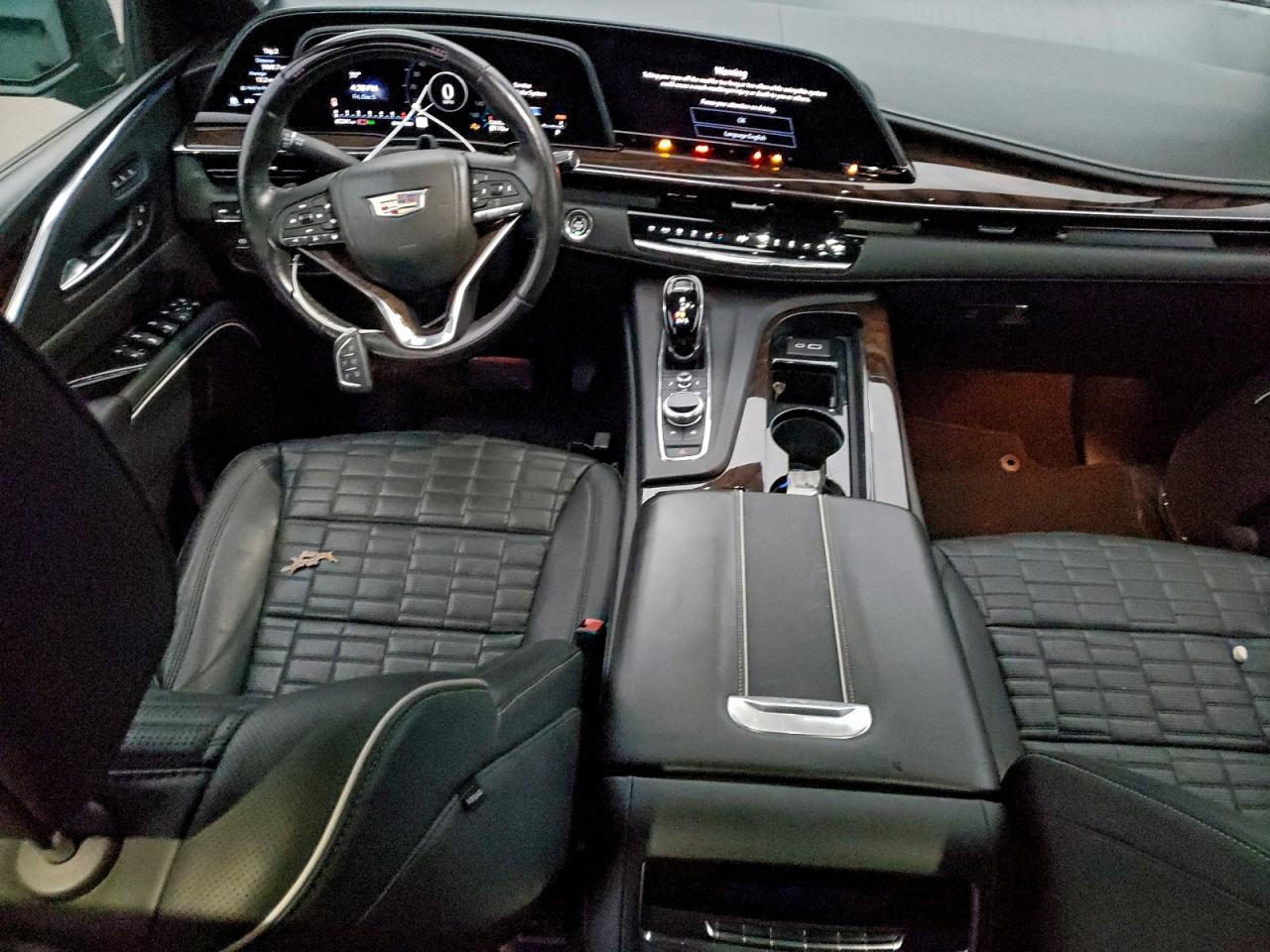 Cadillac Escalade Sport Platinum Image 3