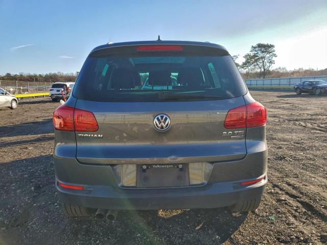 Volkswagen Tiguan S Image 12