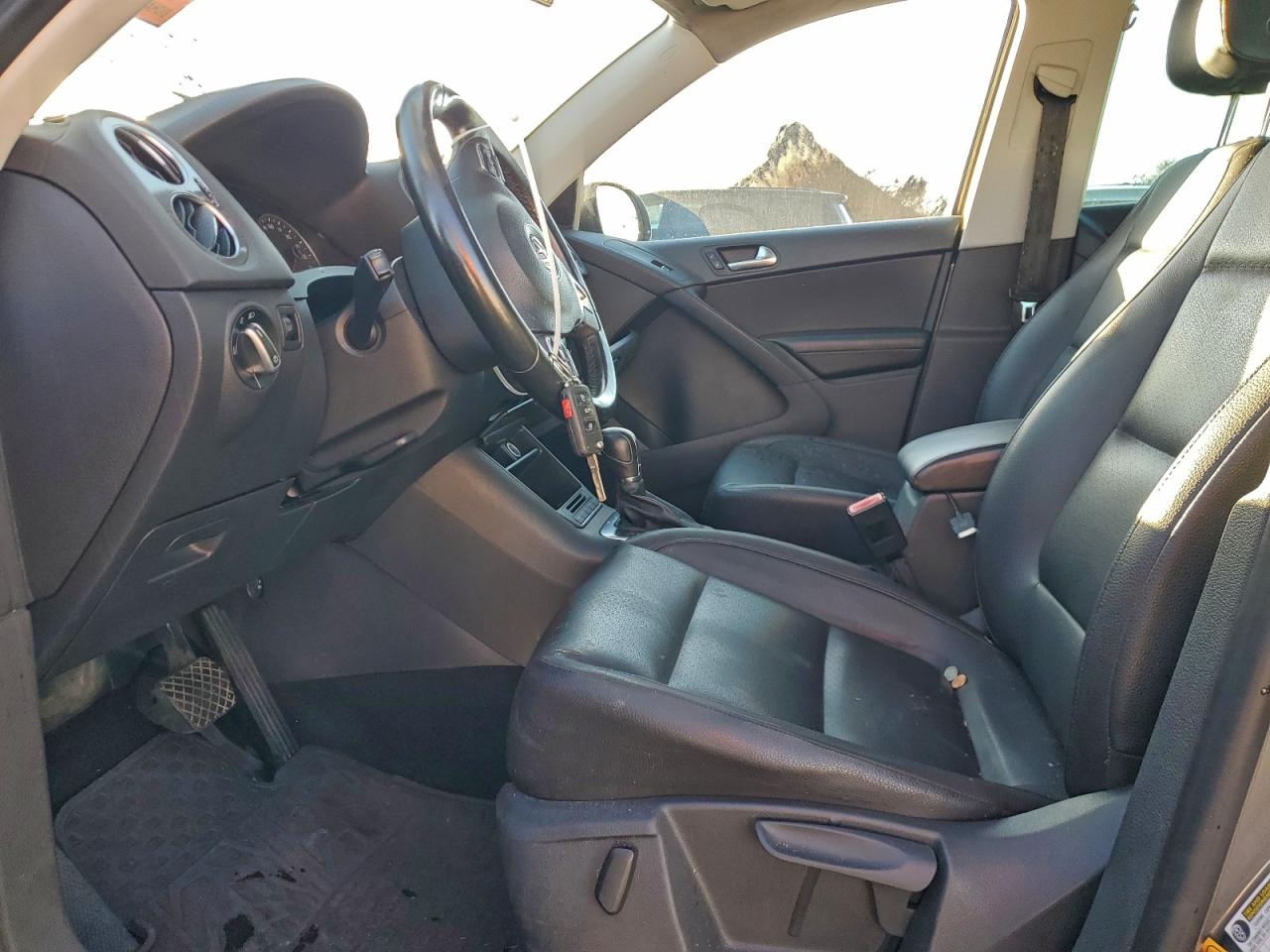 Volkswagen Tiguan S Image 7