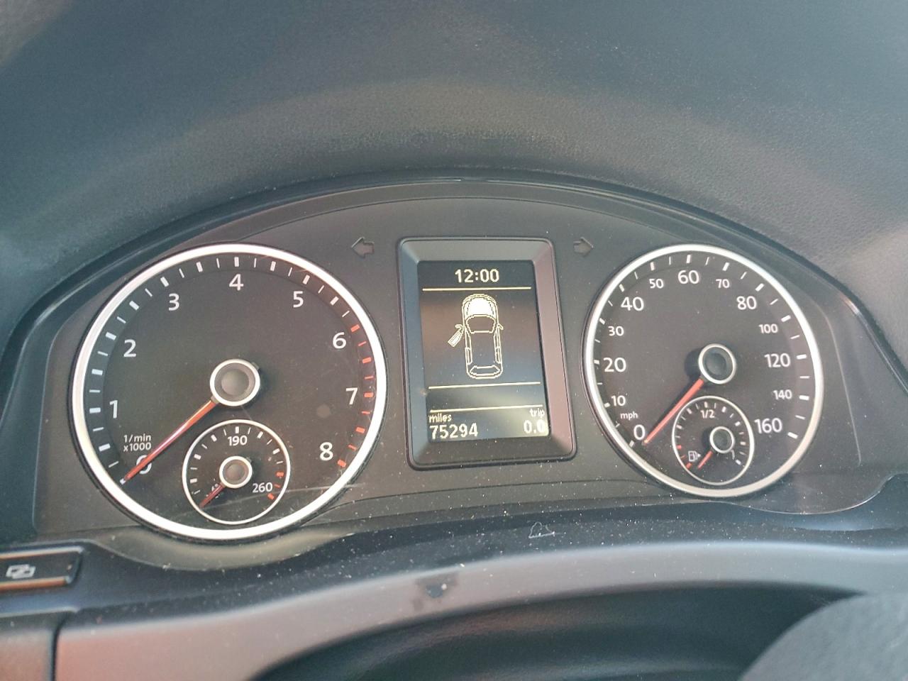 Volkswagen Tiguan S Image 13