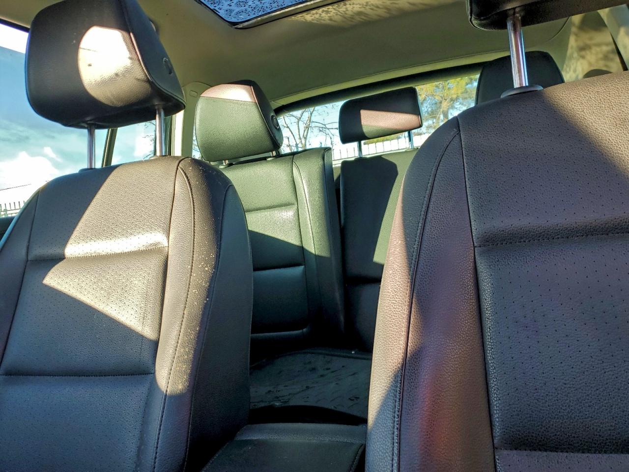 Volkswagen Tiguan S Image 10