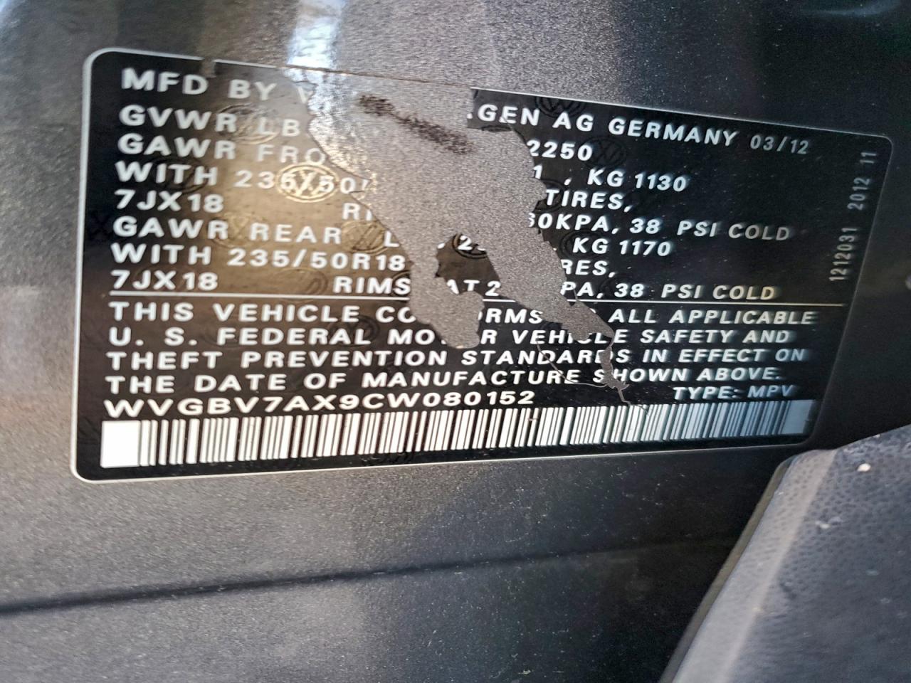 Volkswagen Tiguan S Image 2