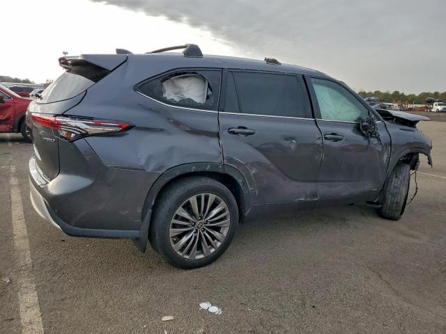 Toyota Highlander Hybrid Platinum Image 12