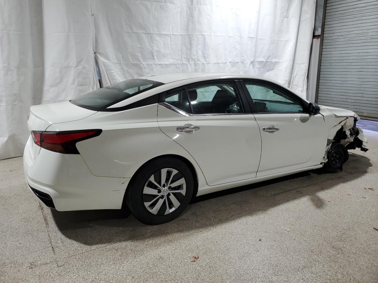 Nissan Altima S Image 2