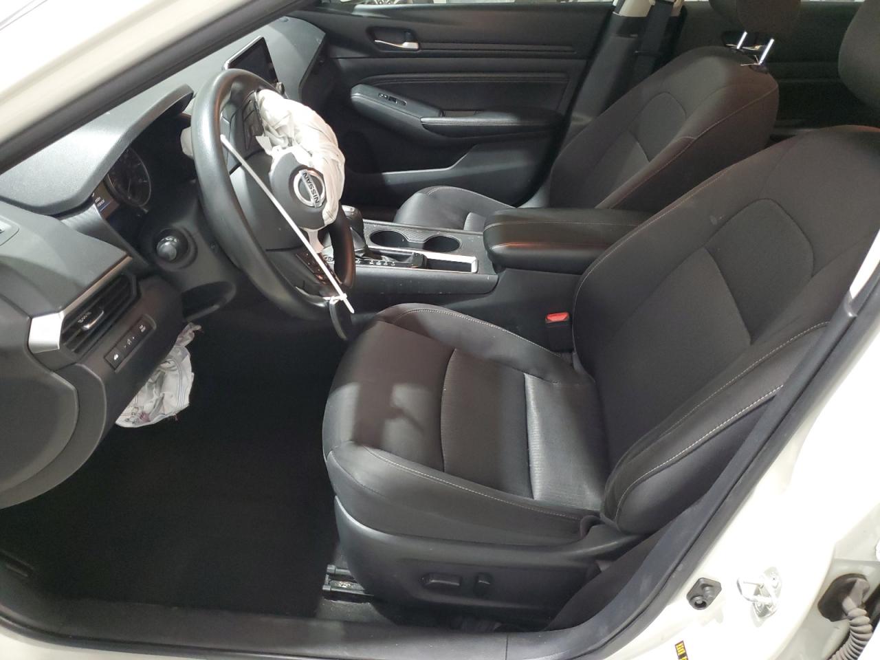 Nissan Altima S Image 4