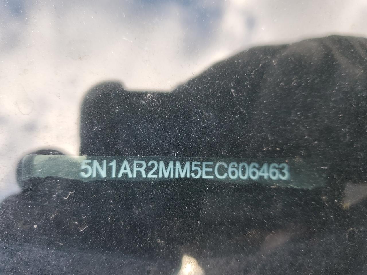 Nissan Pathfinder S Image 8