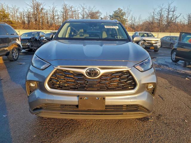 Toyota Highlander Xle Image 3