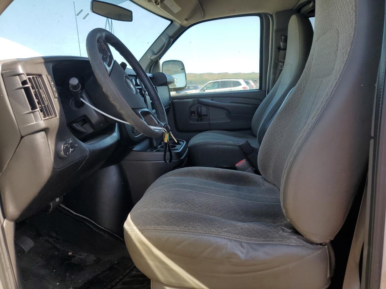 Chevrolet Express Lt Image 3