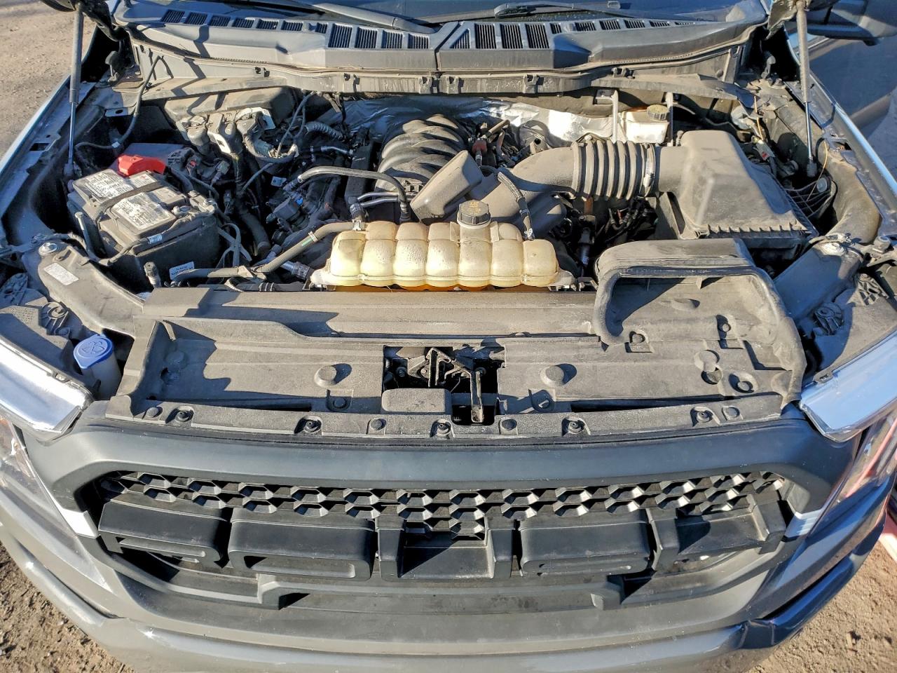 Ford F-150 Supercrew Image 9