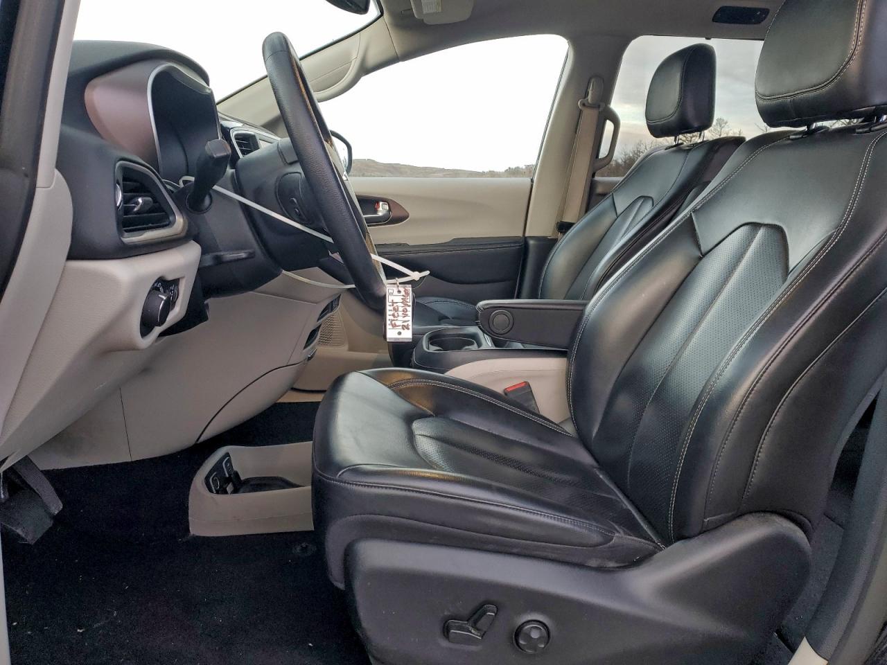 Chrysler Minivan Lxi Image 13