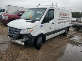  Salvage Mercedes-Benz Sprinter