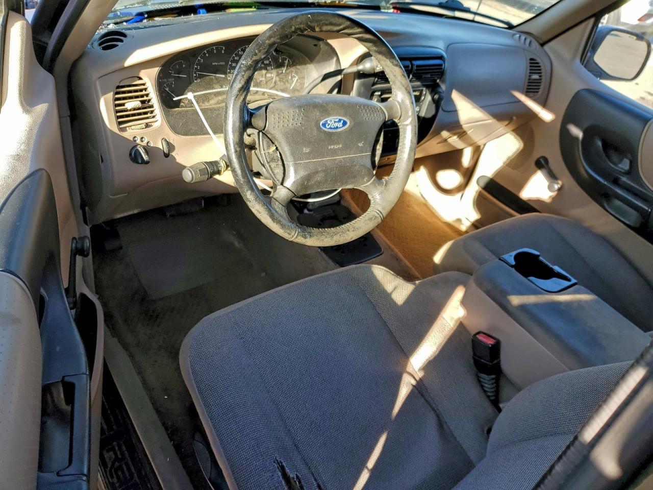 Ford Ranger Super Cab Image 3