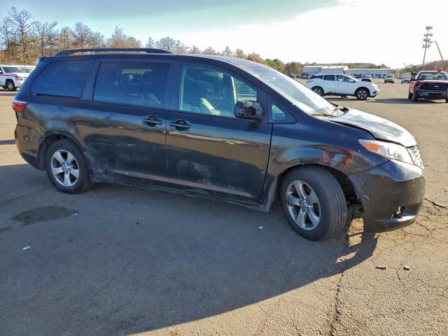 Toyota Sienna Le Image 2