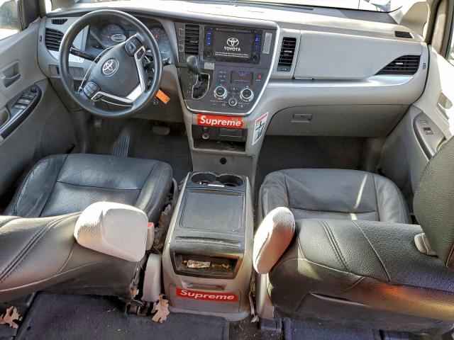 Toyota Sienna Le Image 6