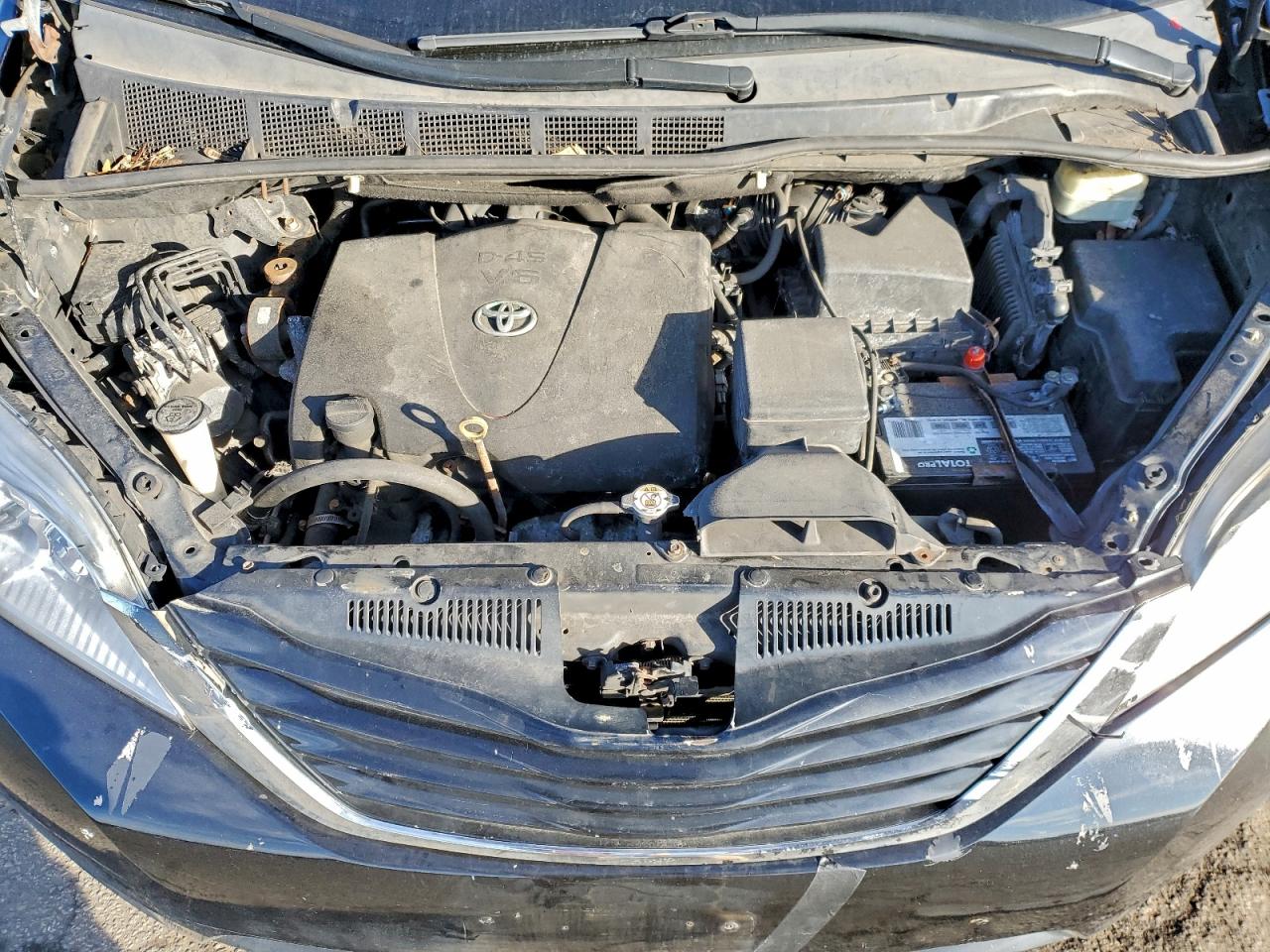 Toyota Sienna Le Image 12