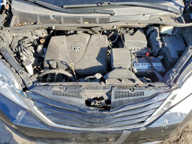 Toyota Sienna Le Image 12