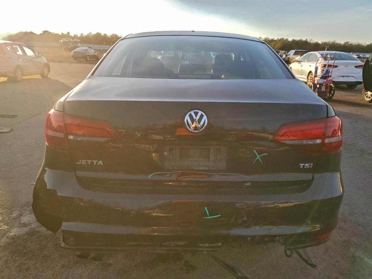 Volkswagen Jetta S Image 11