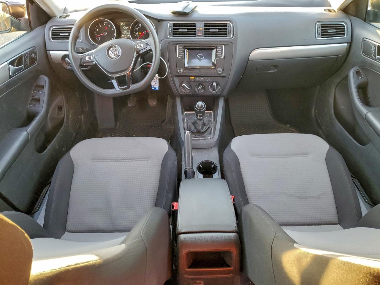 Volkswagen Jetta S Image 6